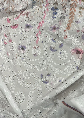 Little plants bordered cotton lace