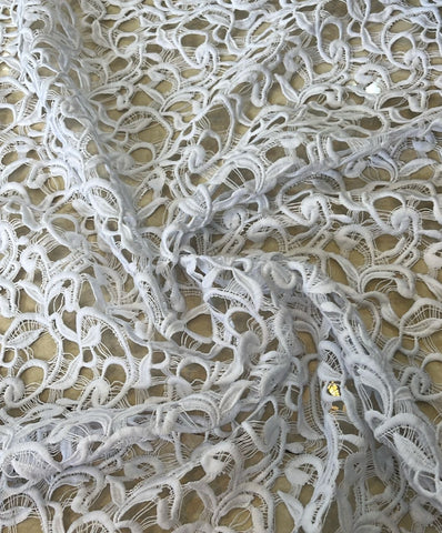 Creeping leaf white guipere lace